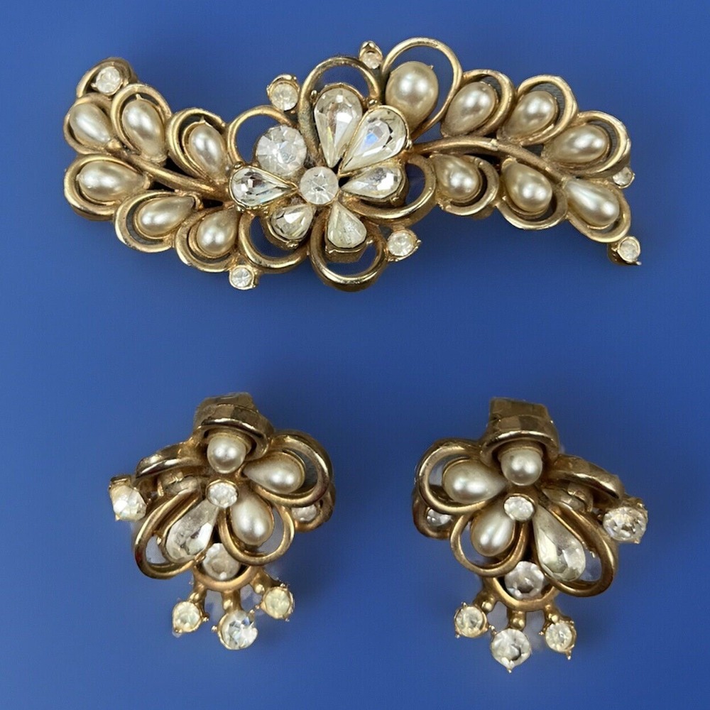 Vintage Hollycraft Brooch With Matching Earrings Rhinestone & Pearl Pin 1953